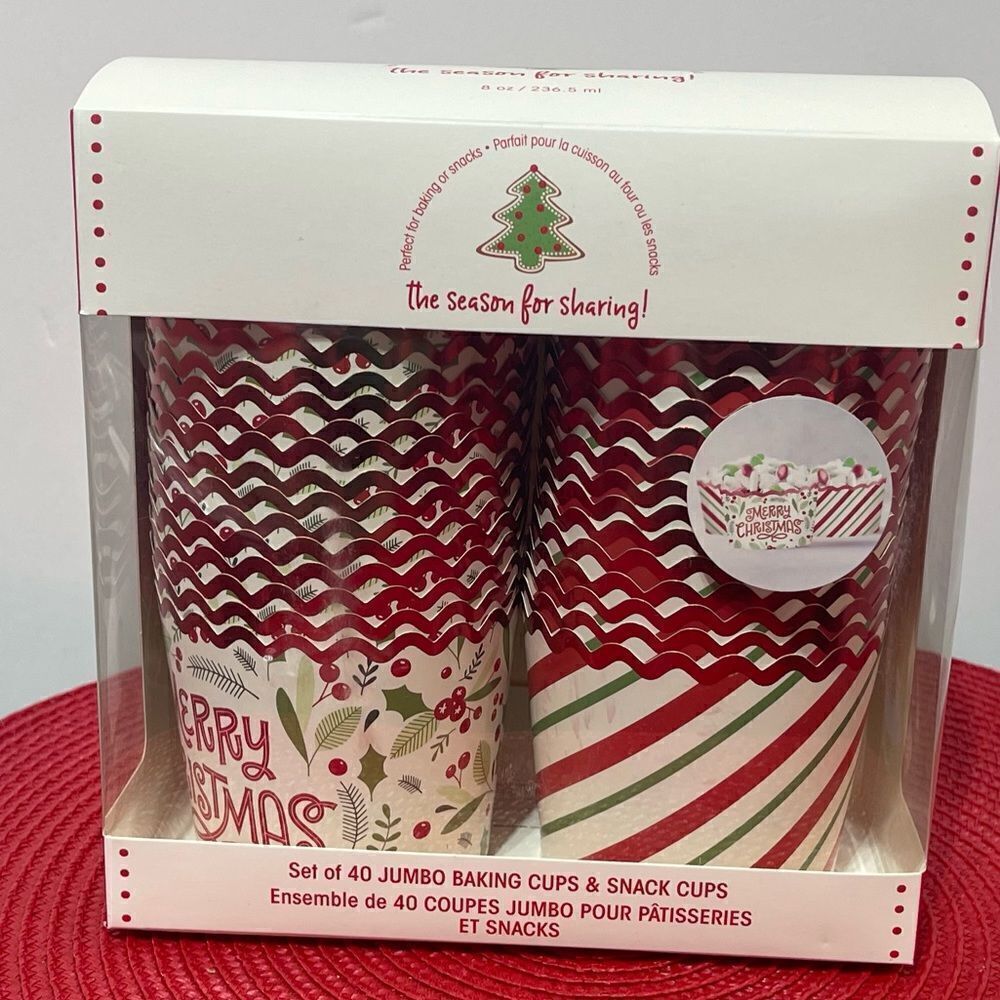 Baking Cups Red and Green Christmas 40 Jumbo Pieces NWT
